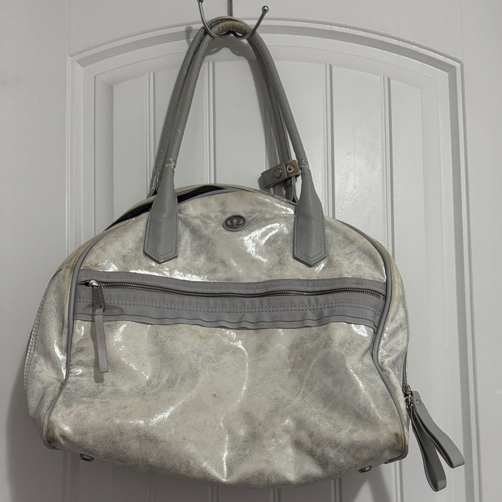 Lululemon Women's big tote Bag Stylish silver and Gray shimmer